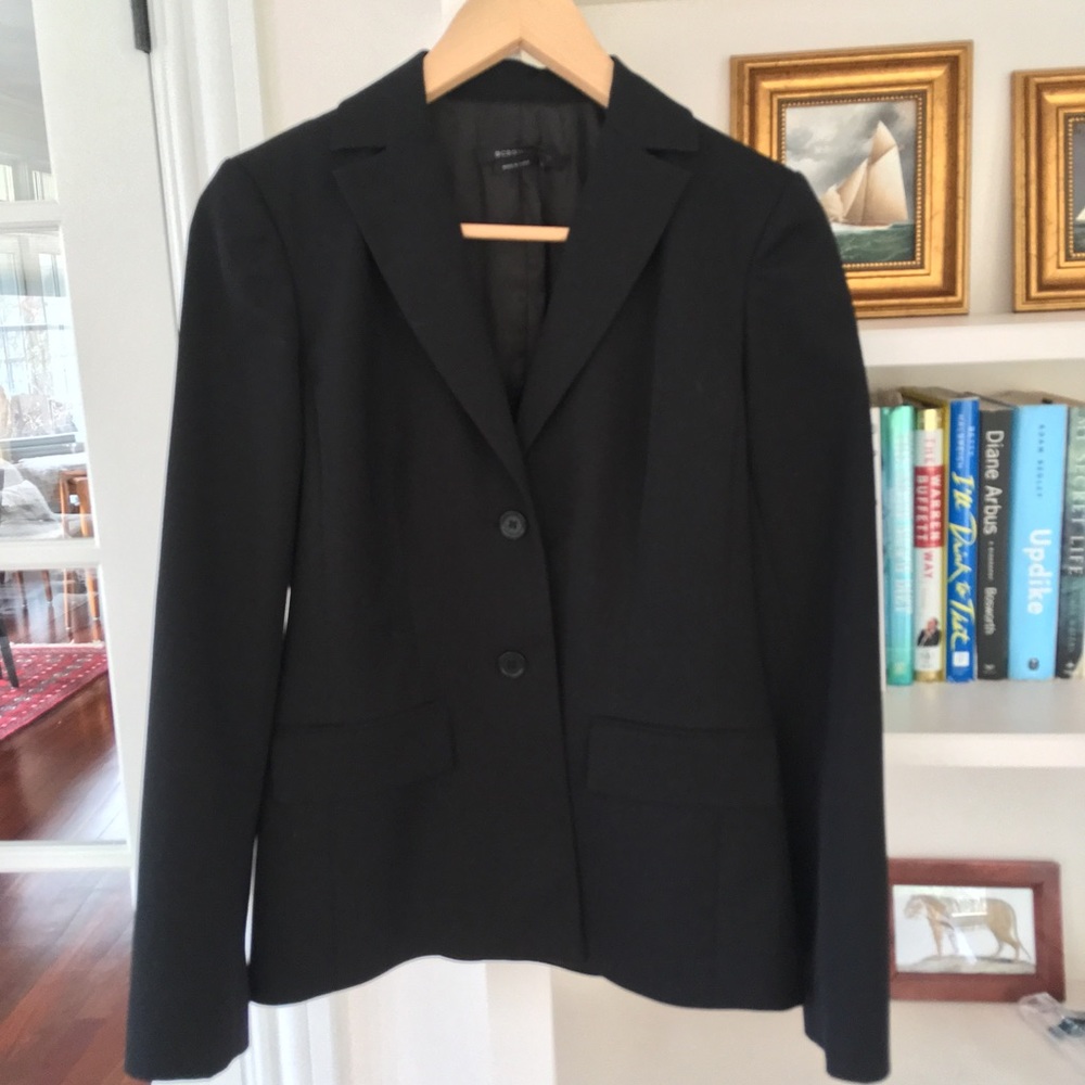 EUC BCBG MaxAzria Black Blazer- sz 4